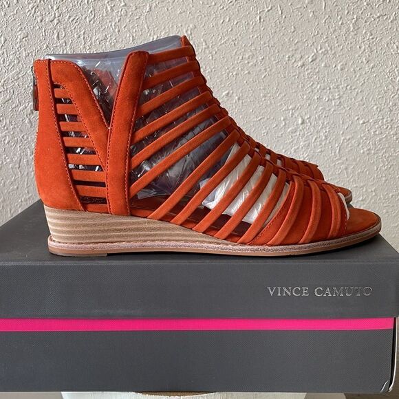 NIB Vince Camuto Revey Leather Suede Sandals Size 7.5W - Picture 4 of 9